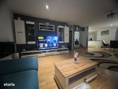 Casa de vanzare cu piscina