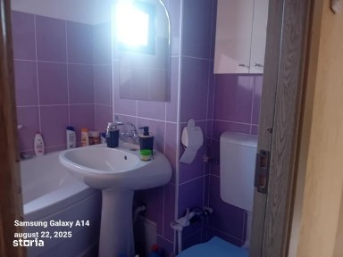 Vand apartament 3 camere