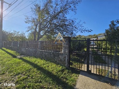 CASA SI TEREN DE VANZARE BORZESTI-Onesti