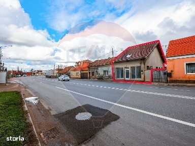 Casă cu destinație de spațiu comercial, zona Episcopia