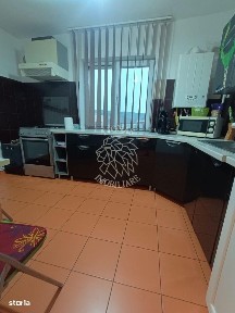 Apartament 4 camere - finisat- lift nou- Zona A.Muresanu- Ocazie!