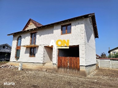 Casa la rosu, 4 camere, 301 mp teren, P+1, zona Alba-Micesti
