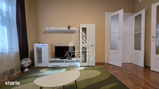 Apartament 2 Camere 64 mp, de inchiriat, Ultracentral, Semidecomandat