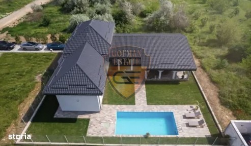 Vila moderna cu piscina de inchiriat in extrasezon, Mamaia Sat