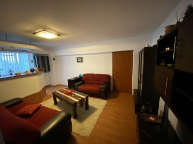 Inchiriez apartament fratii golesti
