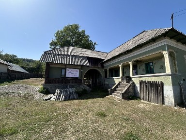Casă și teren 1400 mp - Sat Retevoiești, Pietroșani, Argeș