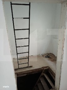 Casa de vanzare cu 2 camere,Curtea41 - Tg Secuiesc, zona centrale