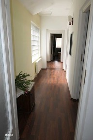 Vind casa zona centrala Calimanesti