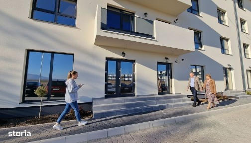 Spatiu Comercial, 4 Vitrine, Open Space, 72 mp - Doamna Stanca - Sibiu