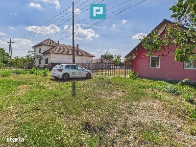 Casă/spațiu comercial pe DN79 în Zimandu Nou