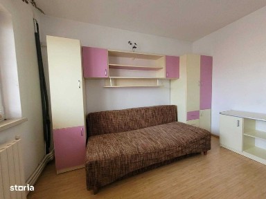Inchiriez apartament 3 camere