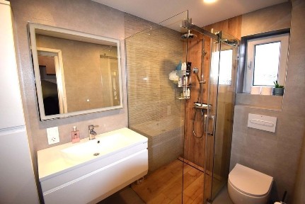 Casă spațioasă de închiriat - zona Unirii