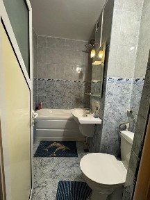 Vând apartament cu trei camere