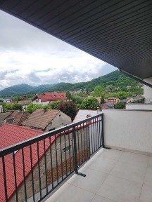 Inchiriez apartament nou, central, 3 camere