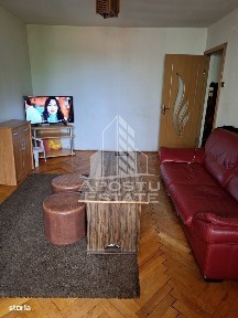 Apartament cu 3 camere, etaj intermediar, bloc anvelopat