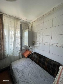 Vind apaetament o camera baie bucatarie