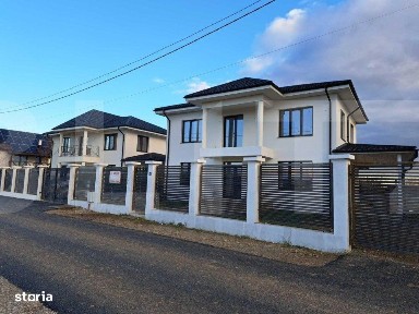 Casa cu 4 camere, 240 mp utili, teren cu 469 mp, Blejoi