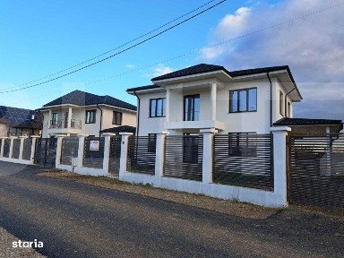 Casa cu 4 camere, 240 mp utili, teren cu 469 mp, Blejoi