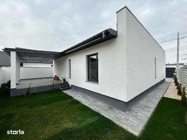 PROPRIETAR ofer spre vanzare CASA, 3 CAMERE pe Aleea Olteni -SMEURA