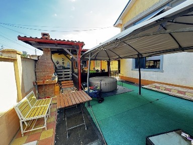 Vila P+2 - 560m2 utili, Garaj, Panouri Solare + Baterii +Pompa Caldura