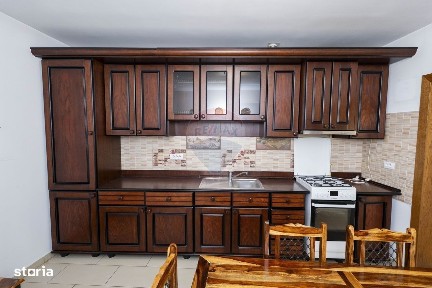 Casă 5 camere de închiriat în zona Centrala