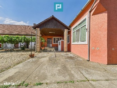 Casă cu 6 camere în Sânicolau Mare Timiș