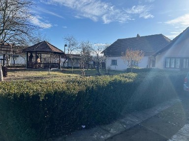 Casă cu Teren, Intravilan - Zona Ponoarele, Județul Mehedinți