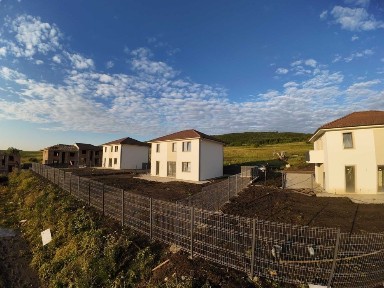 Chinteni, Curcubeului 0