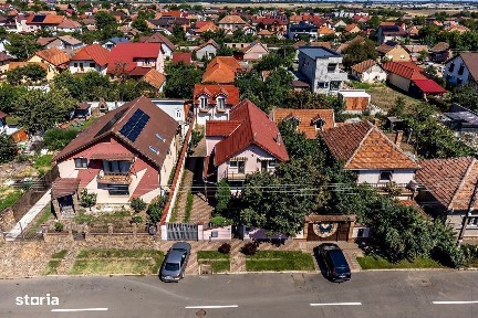 Vilă cu 6 camere în zona rezidențială - Poltura