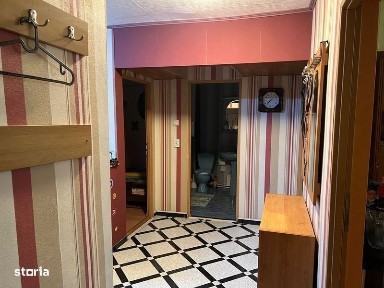 Inchiriez apartament trei camere