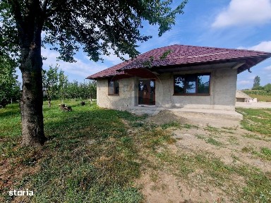 Casă cu livadă și teren generos - Girov