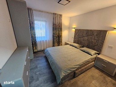 Apartament cu 3 camere de vânzare în Curtea de Argeș.