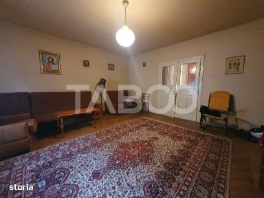 Casa 5 camere 374 mp utili + Anexa 75 mp in punctul 0 al Fagarasului