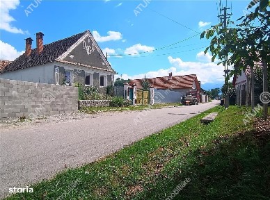 Casa cu 4 camere si 1650 mp teren la doar 30 km distanta de Sibiu