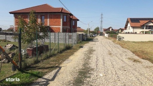 duplex are utilitati,apa,gaz,curent,canalizare