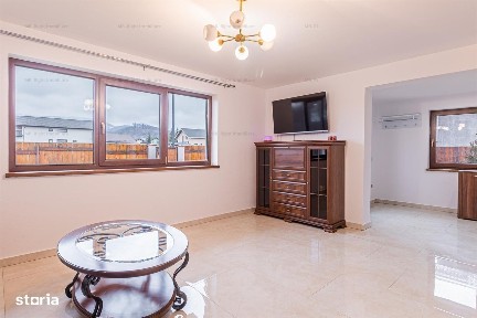 Casa individuala | 4 dormitoare | curte | Cristian