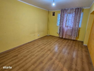 Apartament cu 4 camere in Micro 18