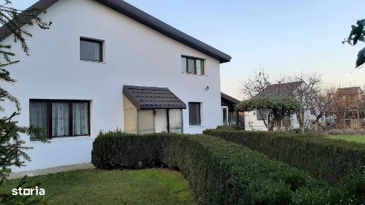 Casa la pret de apartament / La 27 km de Piata Universitatii