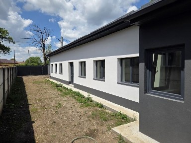 Casa de vanzare - Deveselu, teren 2900mp