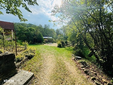 Casa (vila) de vanzare com. Varfuri|Suvita jud Dambovita teren 6000 mp