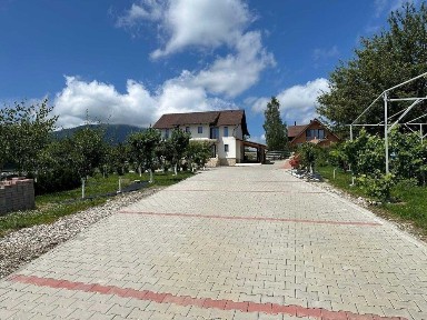 Casa de vanzare 2 corpuri