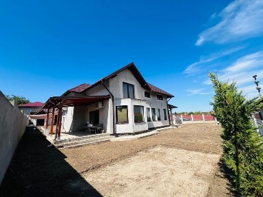 Casă de vânzare loc. Huși, jud. Vaslui