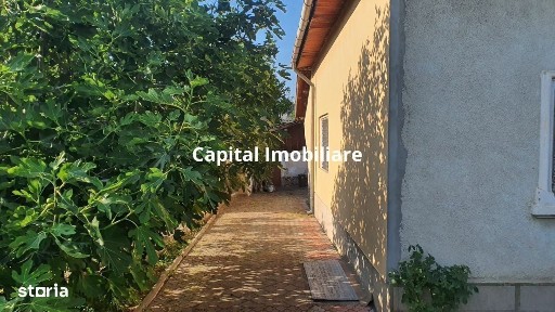Casă 6 camere, teren 1500 mp
