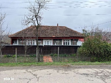 Casa + Teren 3500 mp intravilan + 11500 mp teren agricol, extravilan