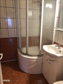 Vand apartament cu 3 camere