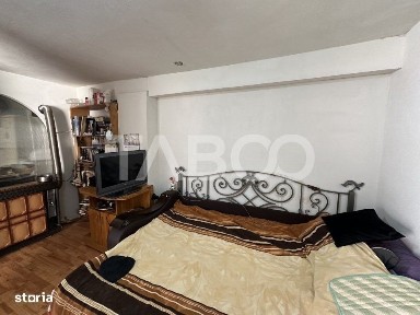 Casa de vanzare 5 camere 76 mpu 780 mp teren liber Comuna Mandra