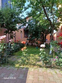 Casa,vila cu doua corpuri de casa,zona excelenta
