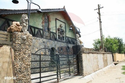 Vanzare Casa-Conac boieresc stil Baroc cu teren in Stoenesti, jud Olt