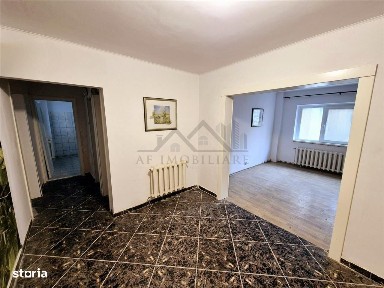 Apartament cu 3 camere de vanzare