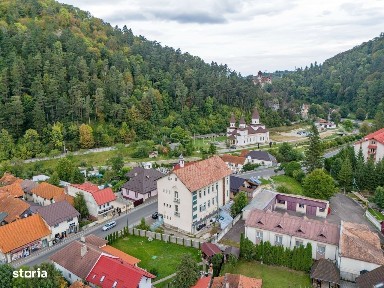 Proximitate imediata fata de Castelul Bran